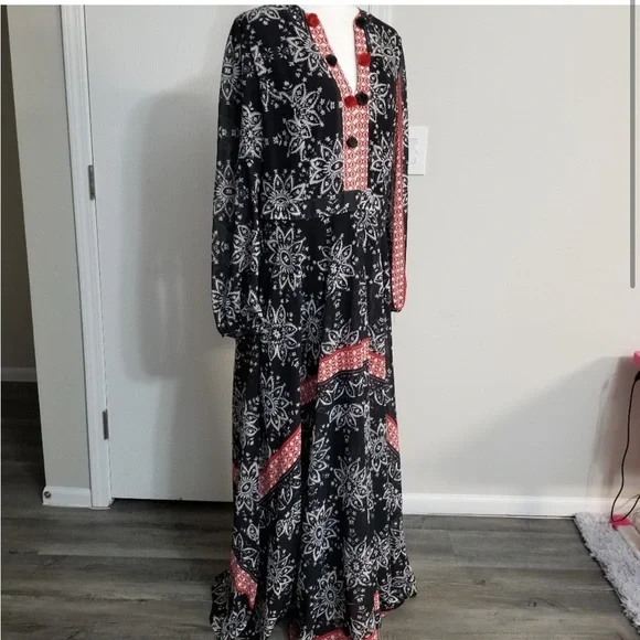 Sheryl Crow Black White Red Mandela Print PomPom Neckline MaxiDress NWT Size 24W - Picture 5 of 16